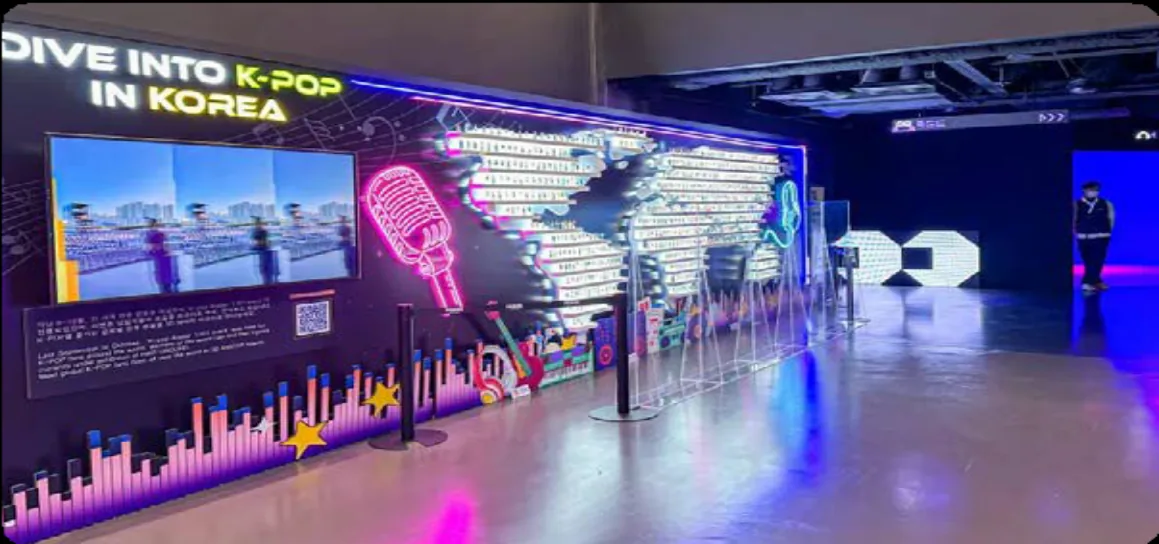 K-POPの世界観を体験できる展示空間